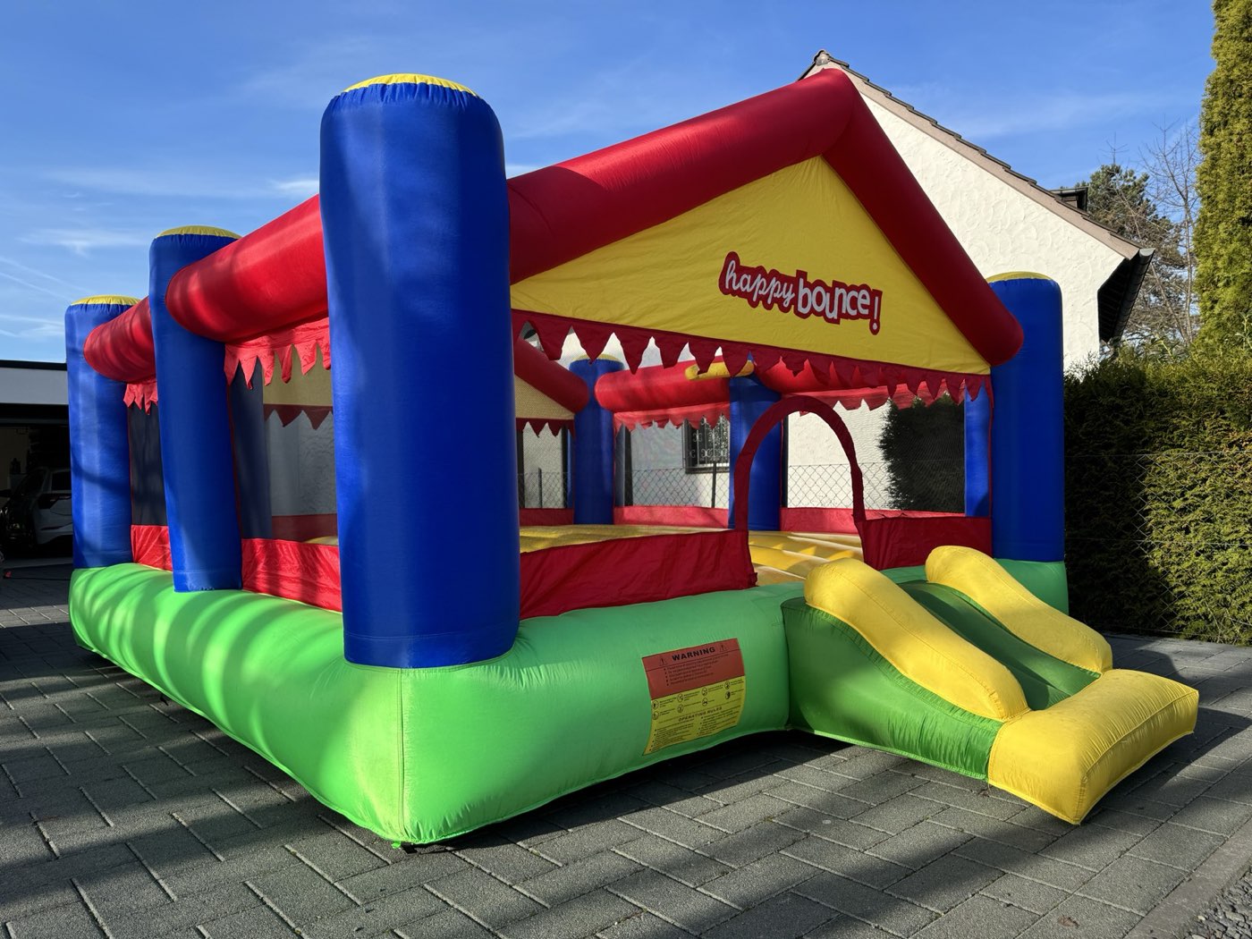 Hüpfburg Big Party House – Foto 1