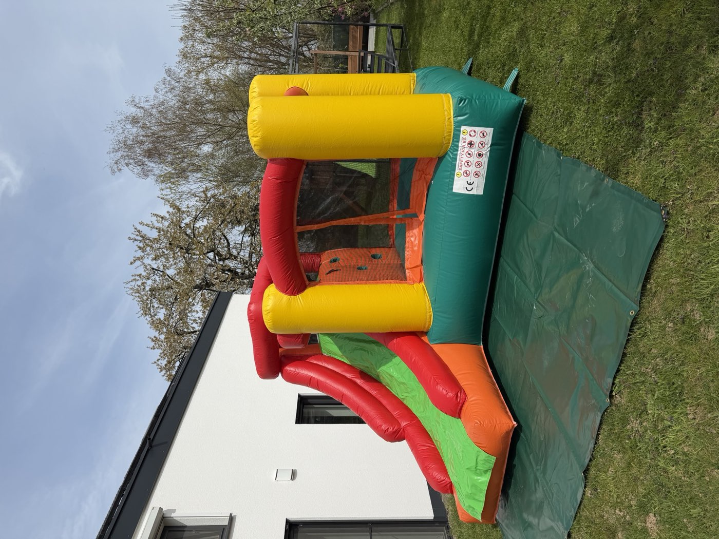 Hüpfburg Springschloss – Foto 1