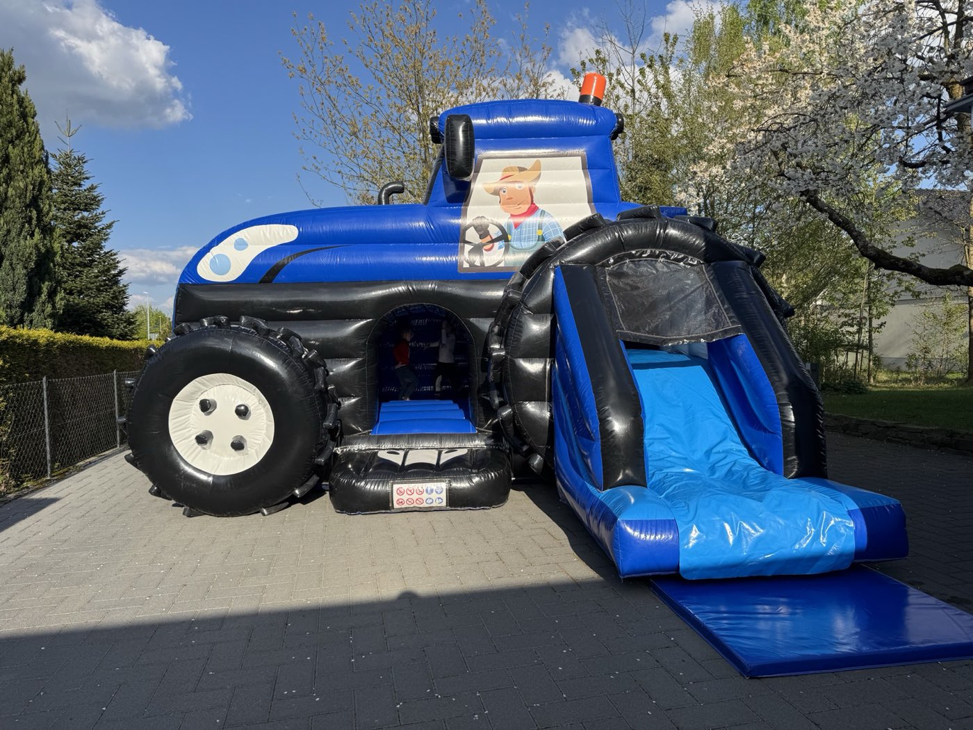 Hüpfburg Traktor – Foto 4